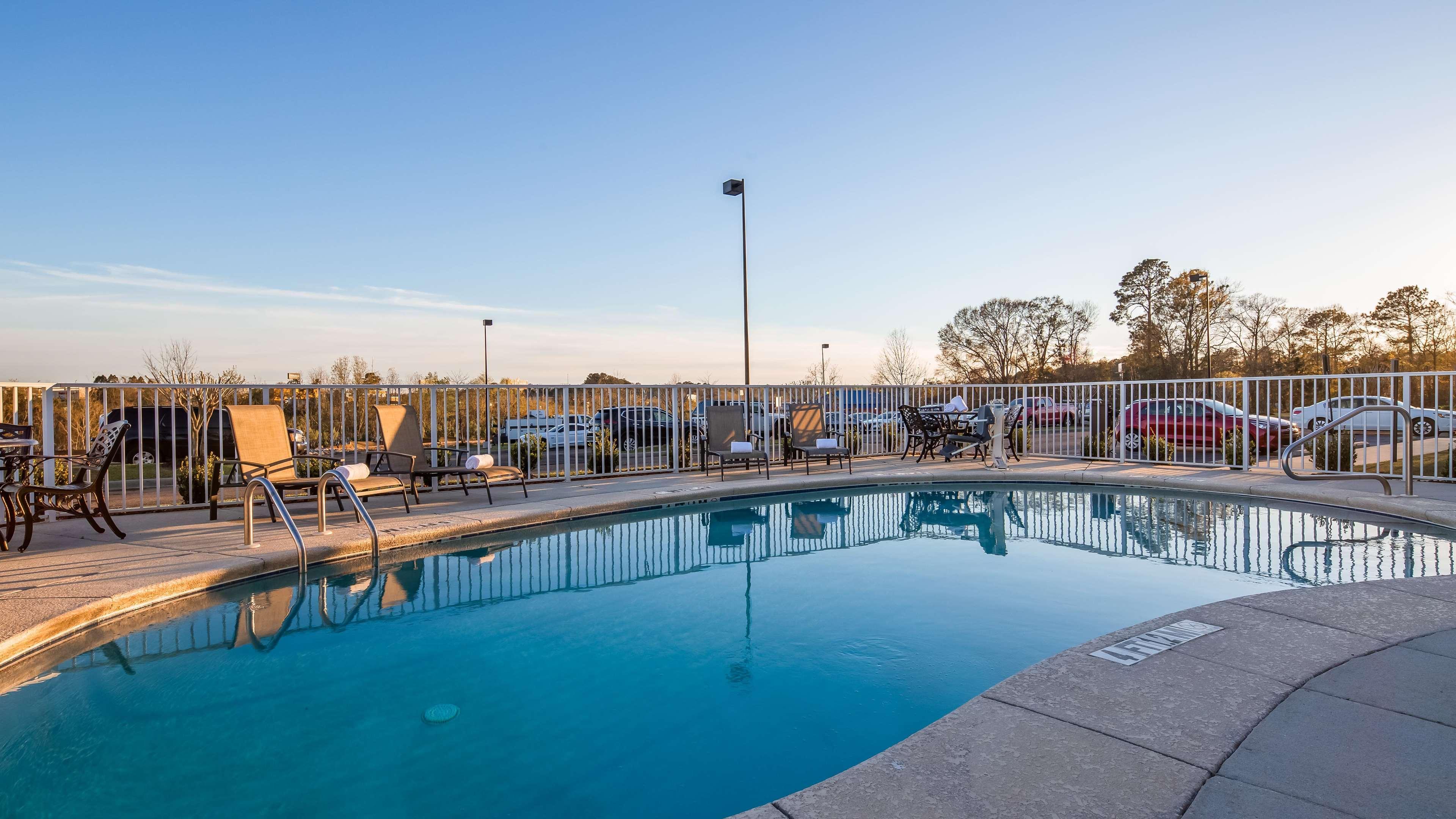 Best Western Dothan Inn & Suites Exterior foto